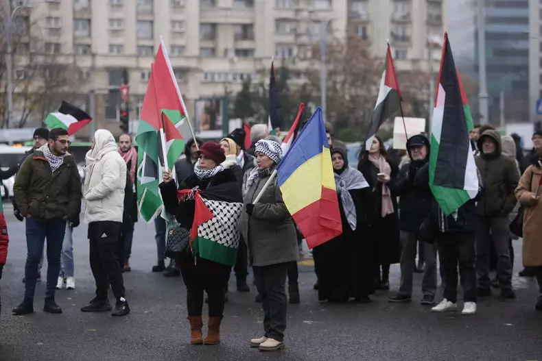 4007313313940151997143861492687185004411803n