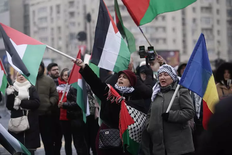 4064712103465978647258432657911083415441176n