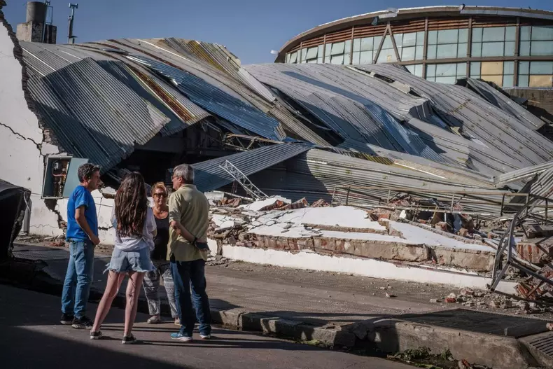 A storm in Argentina left 13 dead in the outskirts of Buenos Aires. Bahía Blanca: In the photo taken on December 17, 202