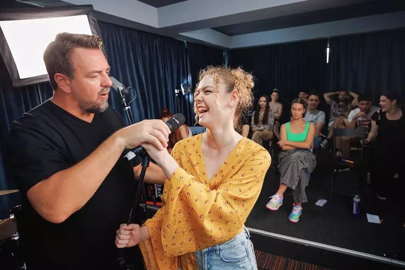 melisa-antonesi-finalista-vocea-romaniei-5