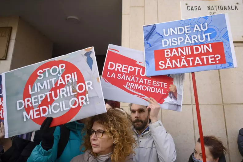 BUCURESTI - CNAS - PROTEST - MEDICI DE FAMILIE SI DIN AMBULATORI
