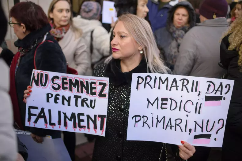 BUCURESTI - CNAS - PROTEST - MEDICI DE FAMILIE SI DIN AMBULATORI