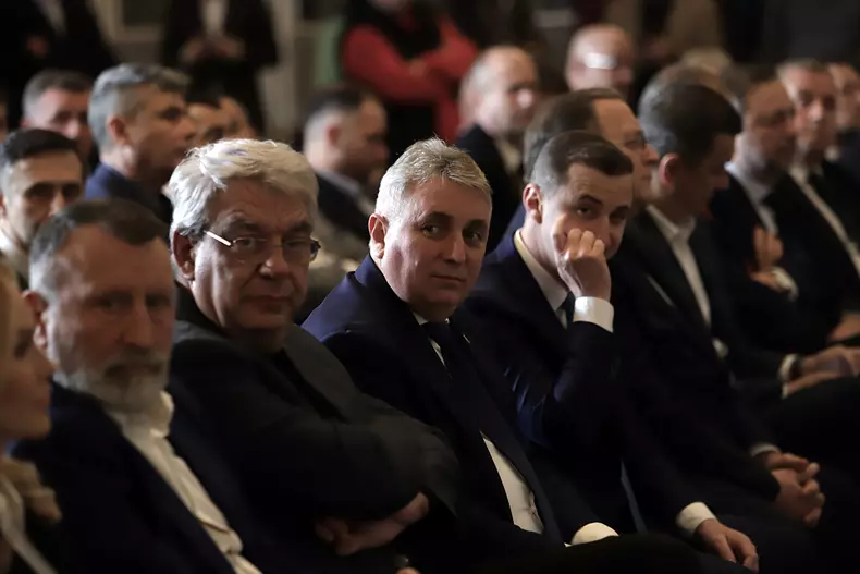 comasare-alegeri-nicolae-ciuca-marcel-ciolacu-foto-dumitru-angelescu-11
