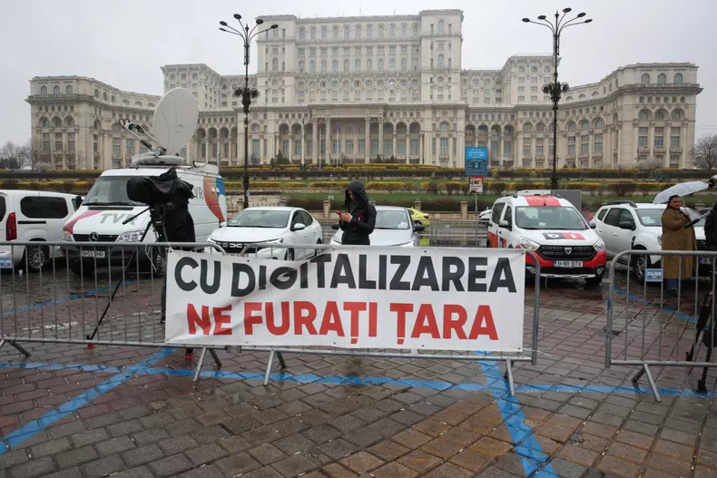 proteste-taxiuri-piata-constitutiei-11