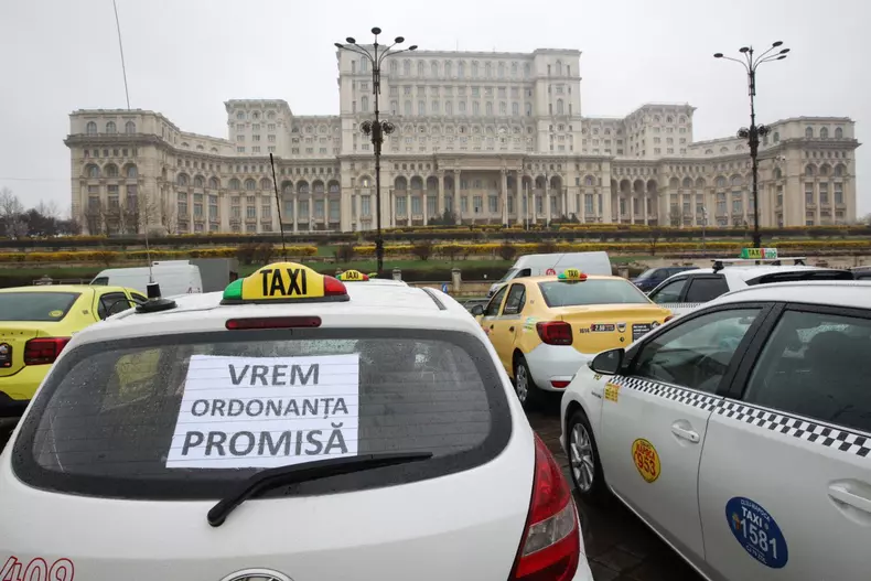proteste-taxiuri-piata-constitutiei-5