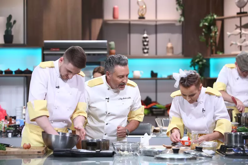 alexandru-sautner-chefi-la-cutite-6