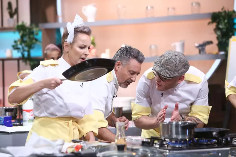 alexandru-sautner-chefi-la-cutite-7