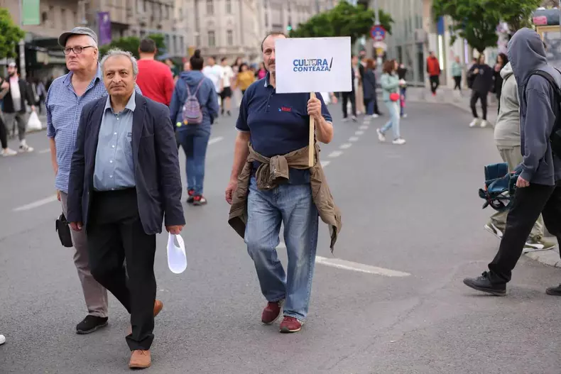 protest-angajati-muzee-noaptea-muzeelor-2024-foto-dumitru-angelescu-1