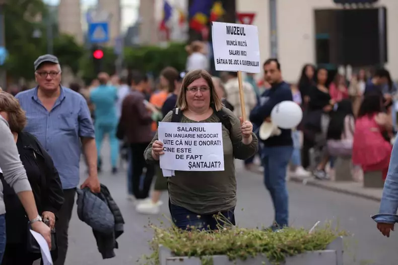 protest-angajati-muzee-noaptea-muzeelor-2024-foto-dumitru-angelescu-5