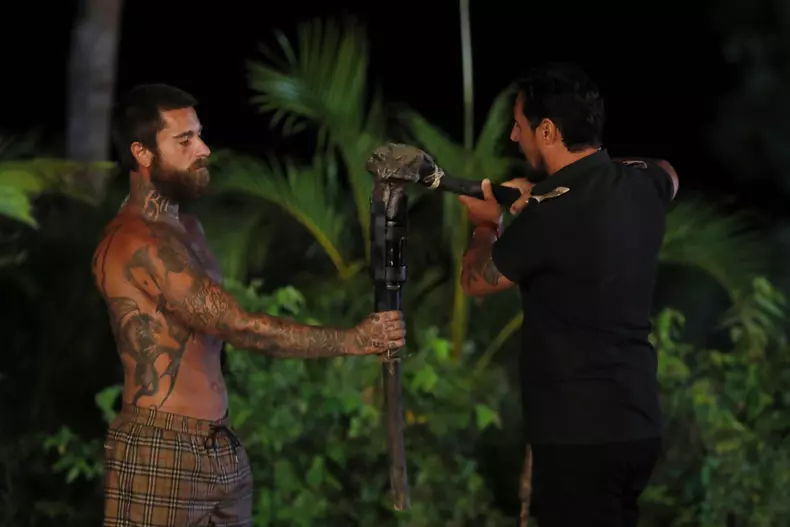 tj miles eliminat de la survivor (1)