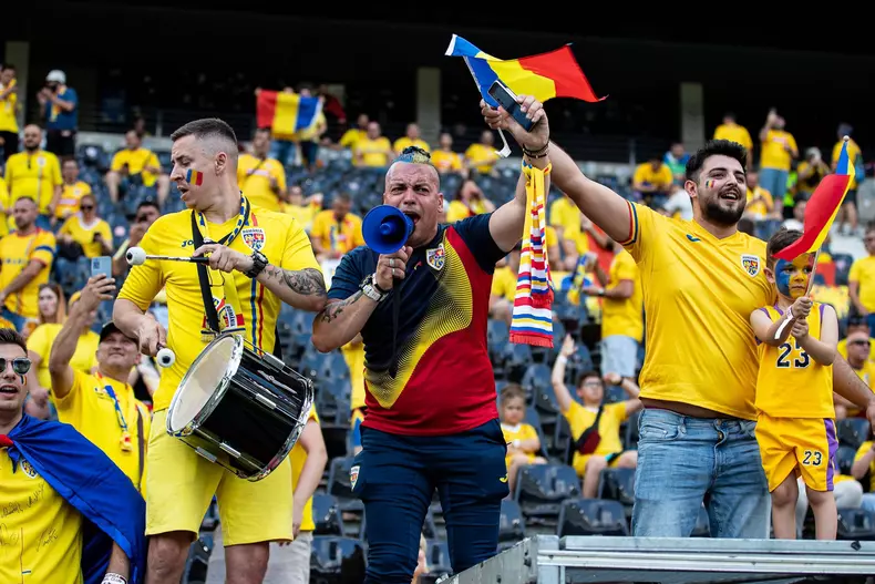 Rumaenische Fans GER, Slovakia (SVK) vs. Romania (ROU), Fussball Europameisterschaft, UEFA EURO, EM, Europameisterschaft