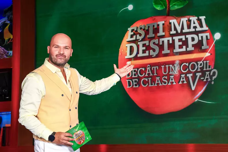 andrei-stefanescu-prezentator-esti-mai-destept-decat-un-copil-de-clasa-a-v-a-2-1