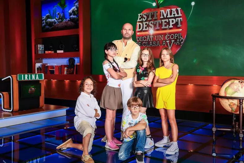 andrei-stefanescu-prezentator-esti-mai-destept-decat-un-copil-de-clasa-a-v-a-3