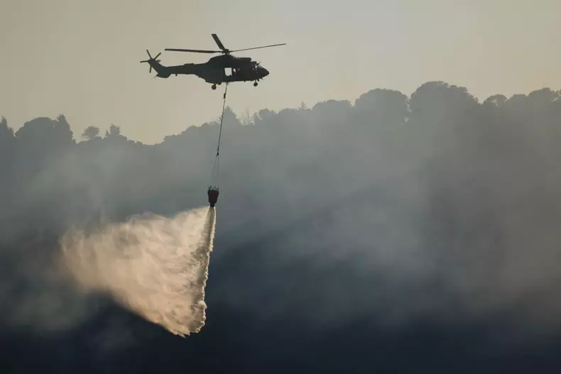 Efforts continue to combat forest fires in Izmir