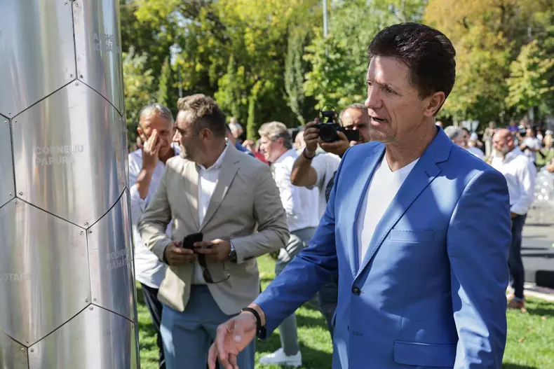 monumentul dedicat Generatiei de Aur 4 FOTO Vlad Chirea