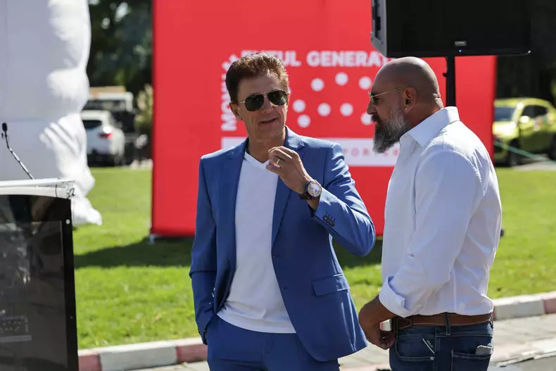 monumentul dedicat Generatiei de Aur 8 FOTO Vlad Chirea