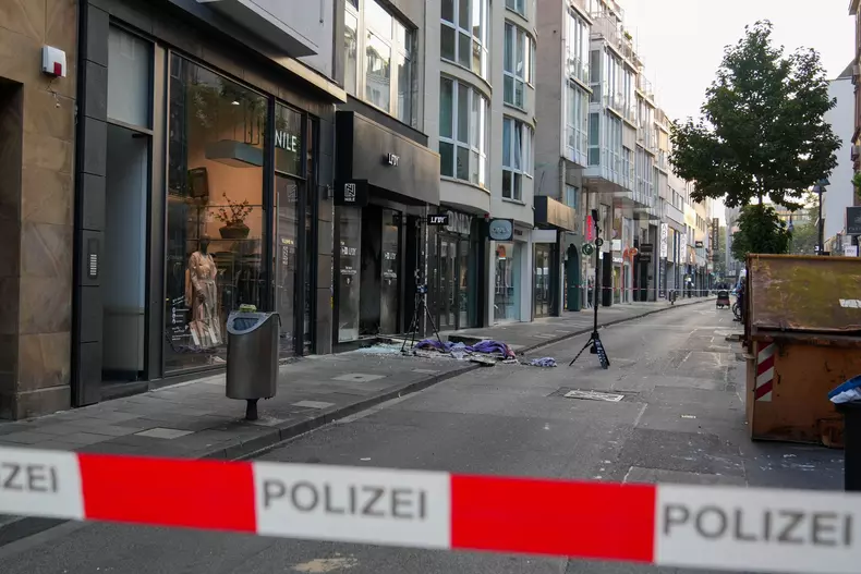 Explosion outside a department store in Cologne
