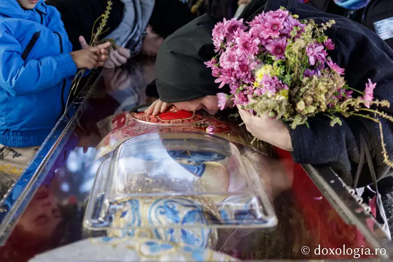 Sf. Parascheva62892048_987304666772240_8552525676726258063_n