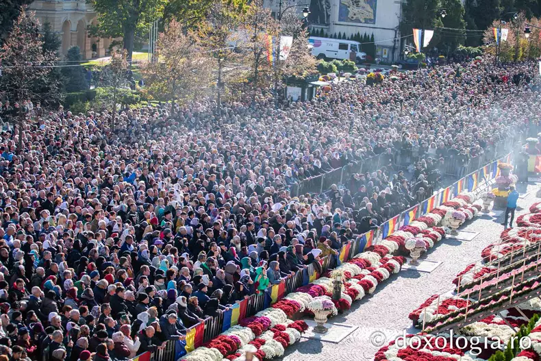 Sf. Parascheva63026725_987413526761354_2874609809091960687_n