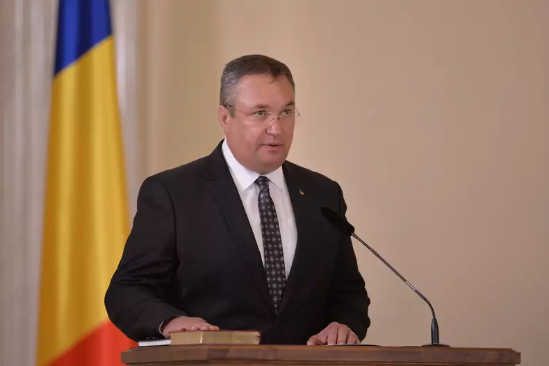 Nicolae Ciuca depune juramantul de investitura ca ministru al Apararii in 2019. Foto: Hepta