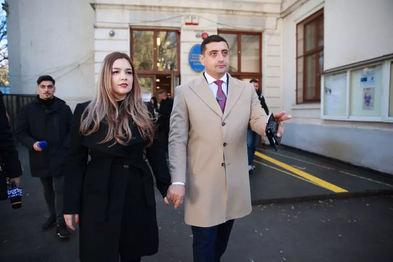 george simion si sotia ilinca prezidentiale 24 noiembrie foto eli driu (10)