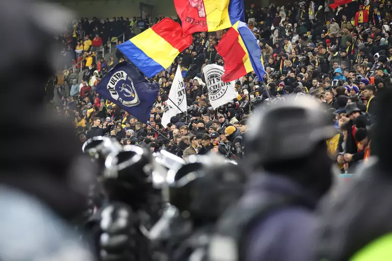 suporteri romania kosovo 2