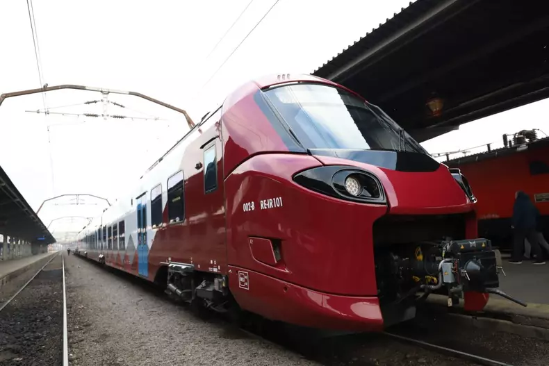 tren3-alstom-coradia-libertatea-dumitru-angelescu