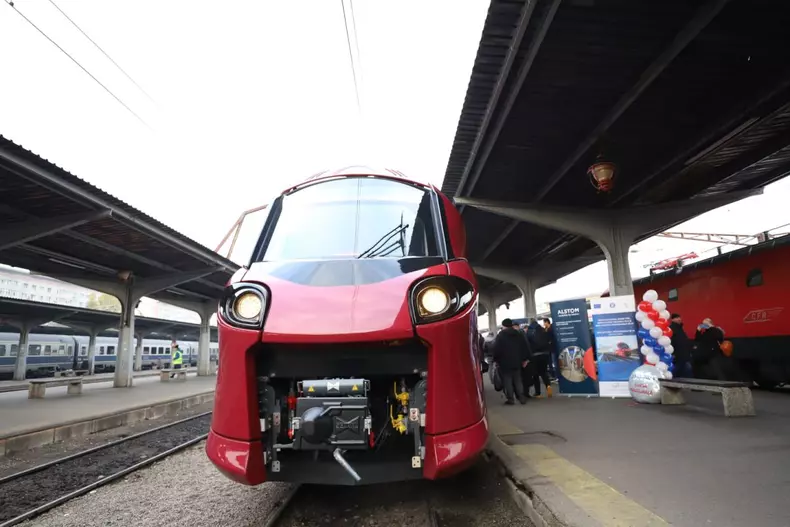 tren7-alstom-coradia-libertatea-dumitru-angelescu
