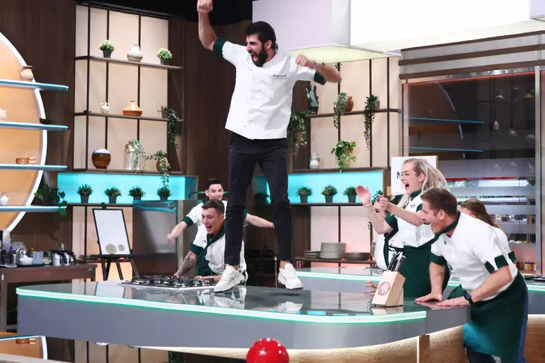 chefi la cutite sezonul 14 (4)