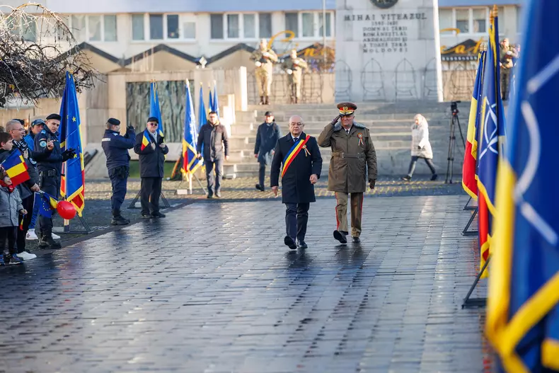 Parada Militară Cluj - foto FB Emil Boc