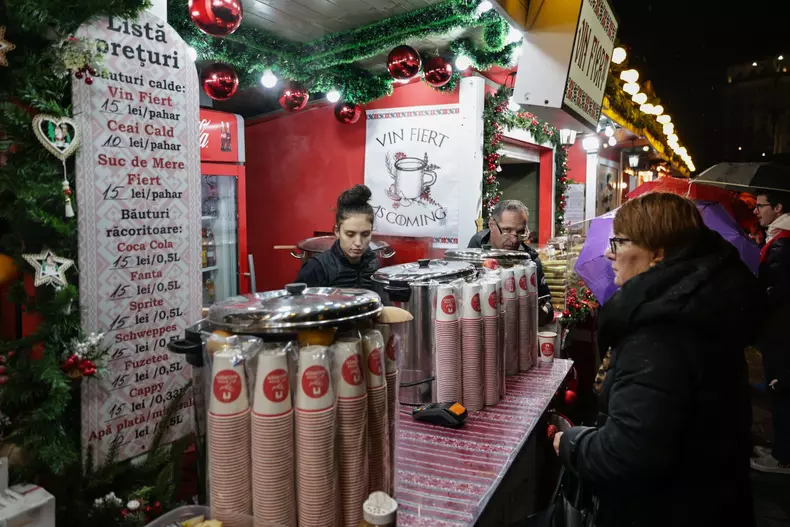 targul de craciun din piata constitutiei bucuresti 9