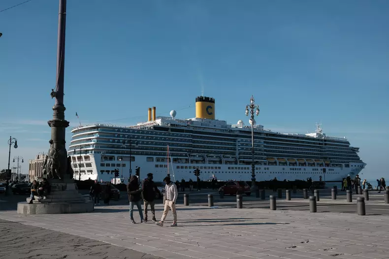 Ilustratie trieste (12)