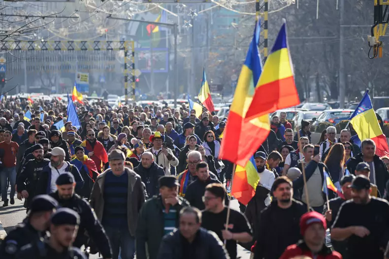 Mii de oameni adunați al evenimentul „Marea horă a Unirii Neamului, 24 ianuarie 2025