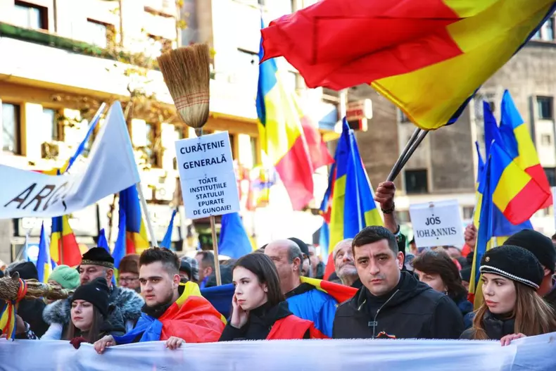 protest25-aur-bucuresti-libertatea-eli-driu