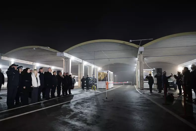 România a intrat în Schengen complet. Miniştrii de interne român și bulgar au celebrat de Anul Nou aderarea terestră (6)