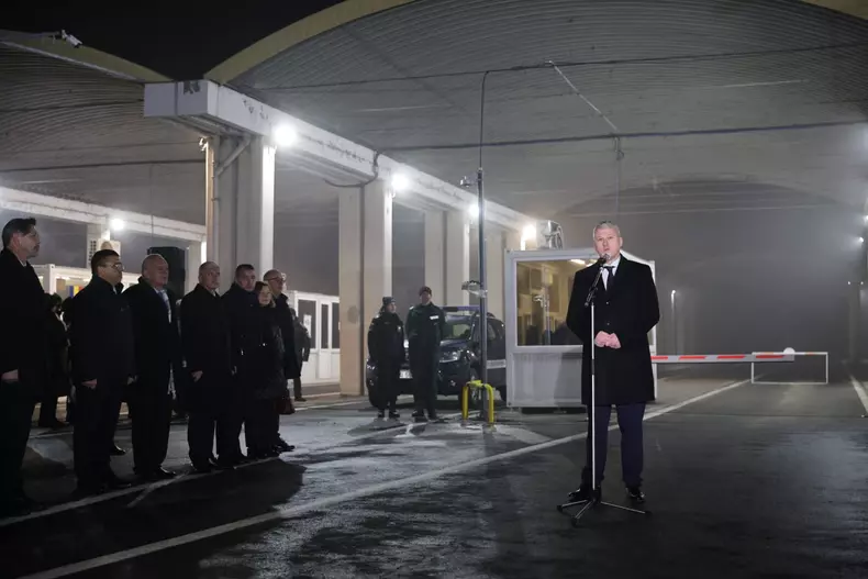 România a intrat în Schengen complet. Miniştrii de interne român și bulgar au celebrat de Anul Nou aderarea terestră (8)