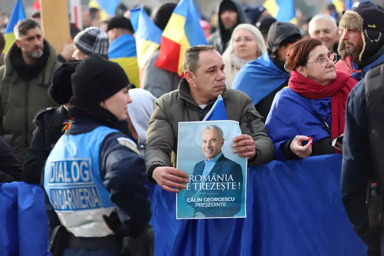 Suținătorii-lui-Georgescu-au-ajuns-la-București.-Foto-Angelescu-Mituș-Libertatea-12