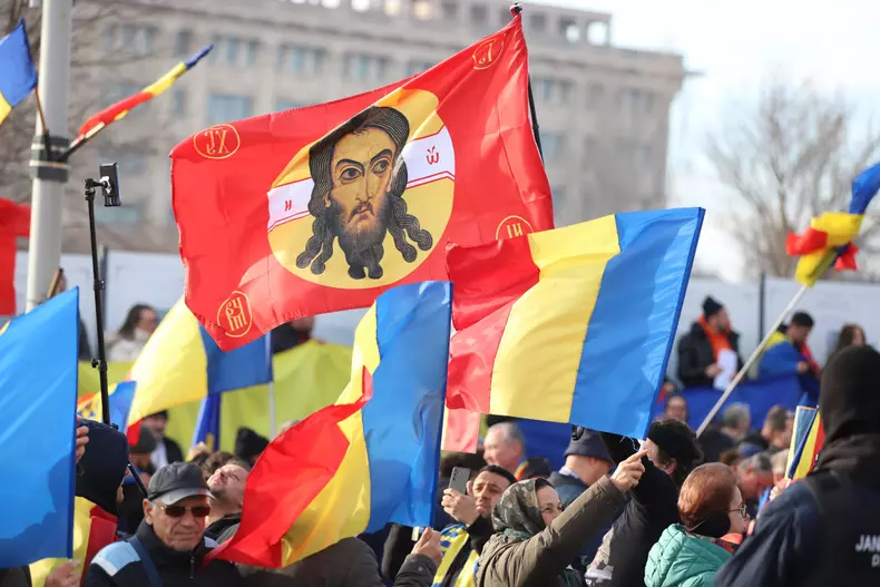 Susținătorii lui Călin Georgescu Foto: Dumitru Angelescu