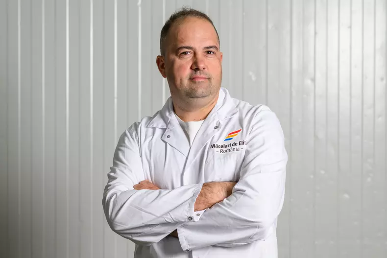 Gabriel Arghir, măcelar cu 20 de ani experiență FOTO: arhivă personală