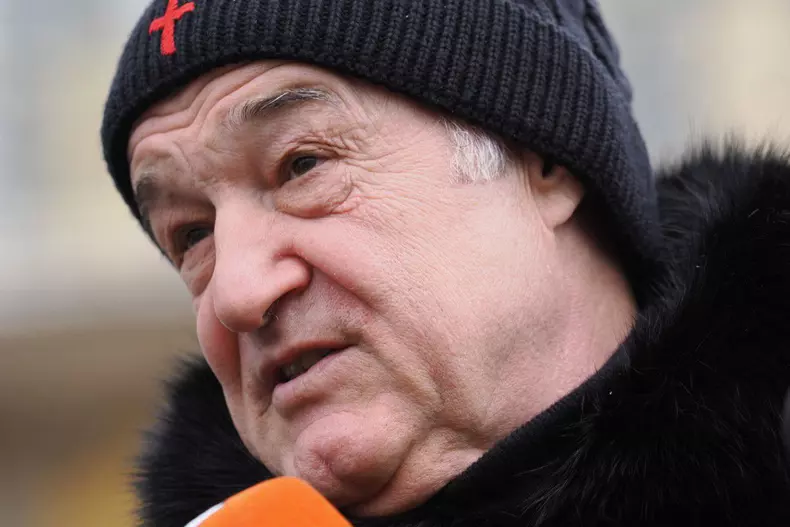 Gigi Becali - căciulă (3)