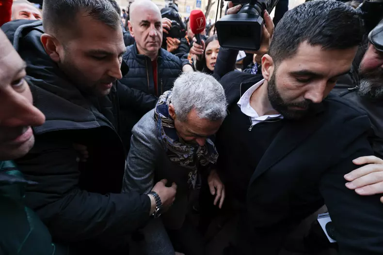 Călin Georgescu a ajuns la Judecătoria Sector 1 - Foto Vlad Chirea (5)