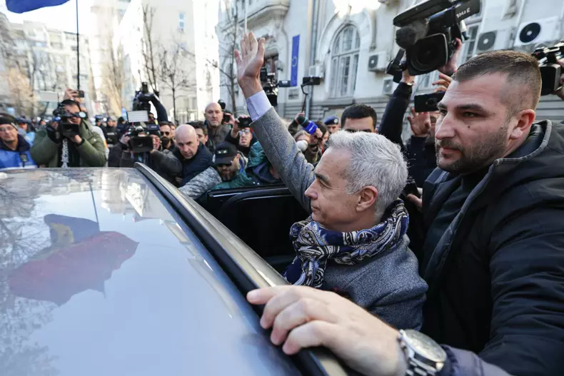 Călin Georgescu a plecat de la Judecătoria Sector 1 după jumătate de oră- Foto Vlad Chirea (1)