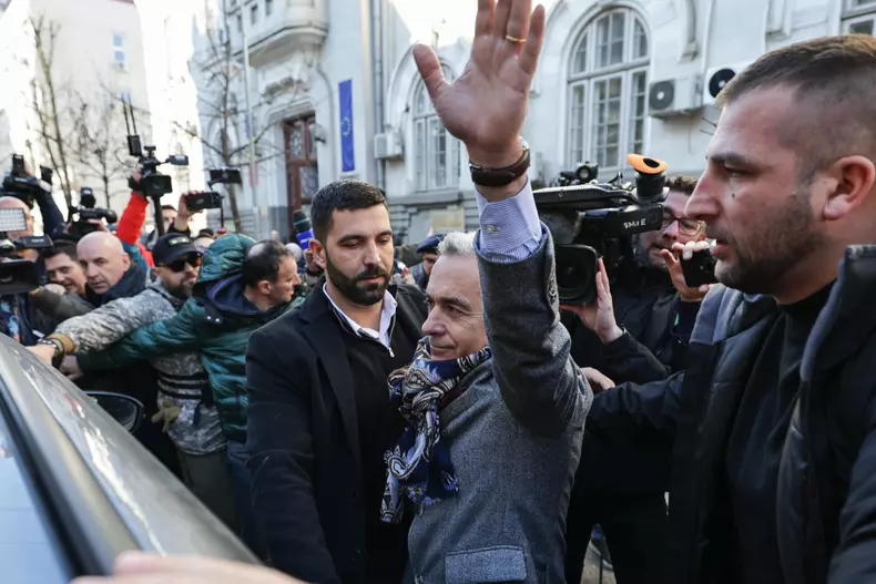 Călin Georgescu a plecat de la Judecătoria Sector 1 după jumătate de oră- Foto Vlad Chirea (2)