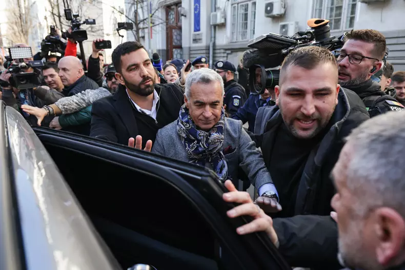 Călin Georgescu a plecat de la Judecătoria Sector 1 după jumătate de oră- Foto Vlad Chirea (4)