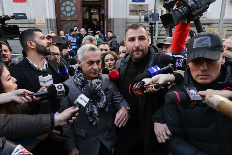 Călin Georgescu a plecat de la Judecătoria Sector 1 după jumătate de oră- Foto Vlad Chirea (5)