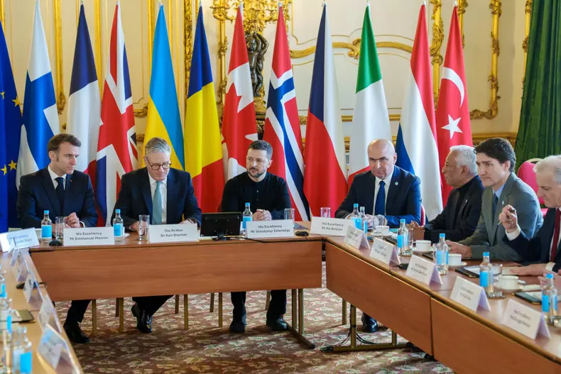 Ilie Bolojan a stat lângă Volodimir Zelenski la Summitul de pace de la Londra (6)