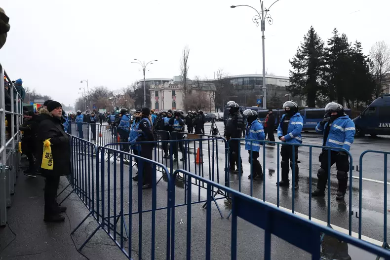 protest-aur-piata-victoriei-001 (7)
