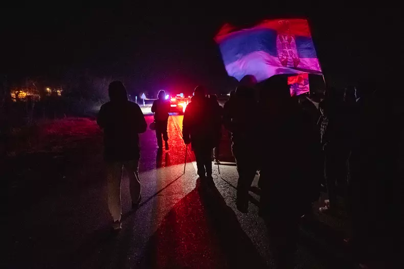 protest-serbia-la-sate-s-105