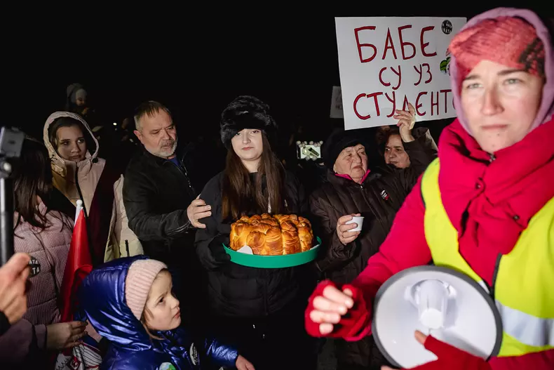 protest-serbia-la-sate-s-130