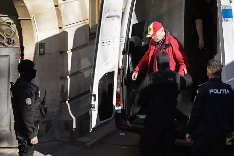 Unul dintre cei șase bărbați acuzați de trădare. FOTO Vlad Chirea